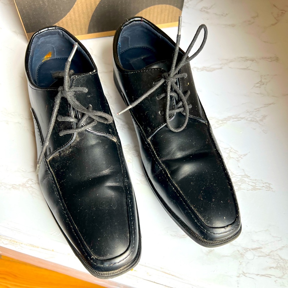 Joseph Abboud leather shoes size 10 Black leather upper and lining very good con
